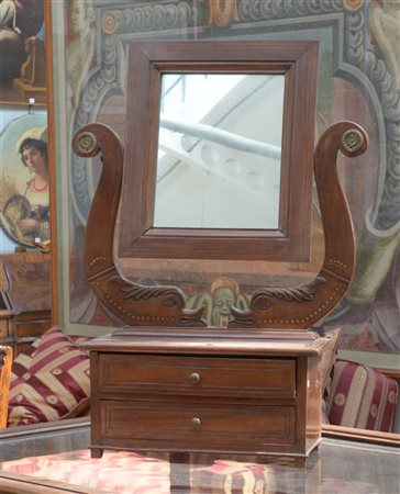 Psiche da tavolo a due cassetti con specchio basculante e montanti a teste di d