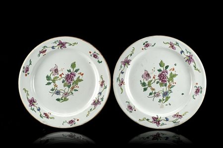 Manifattura di Pasquale Rubati, Milano, 1770/80. Due piatti tondi in maiolica a