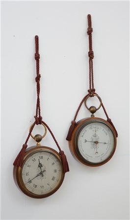 Lotto composto da un orologio e un barometro da parete con sostegno a gancio (d