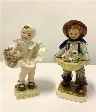 Manifattura di Mollica
Lotto composto da due statuette in ceramica decorate in