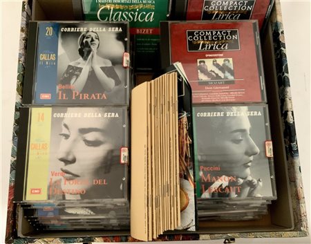 Scatola contenente vari cd e libretti di opere teatrali (difetti)