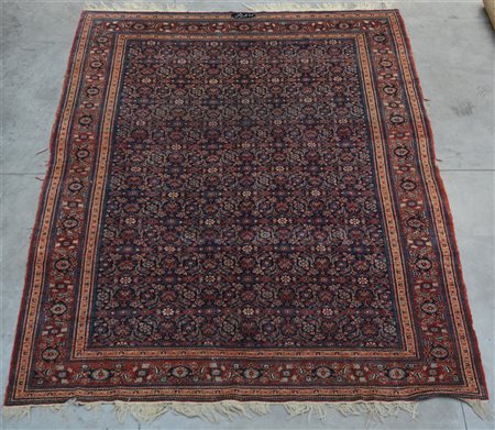 Tappeto Malayer, Persia, fine secolo XIX.
Decoro Herati su fondo blu notte, due