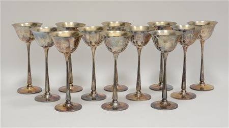 Gruppo di dodici calici in argento (gr 1470) (lievi difetti)