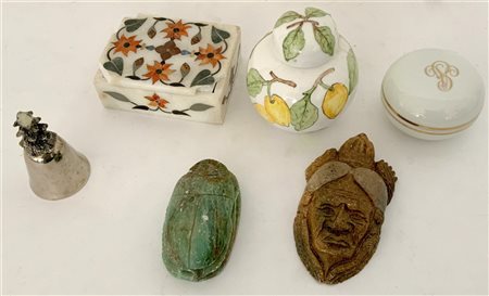 Lotto composto da sei oggetti di manifatture diverse (difetti e mancanze)