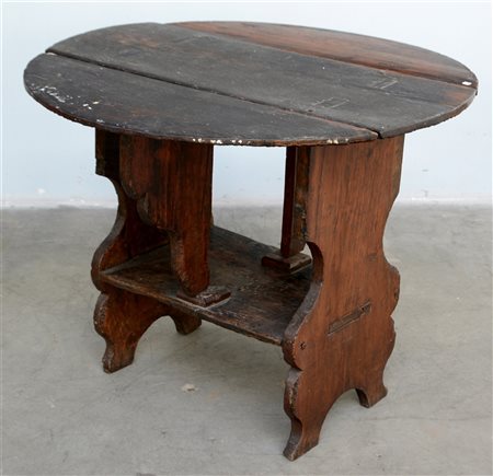 Antico tavolino ad alette con sostegni a sagoma (cm 90x73x35) (difetti)