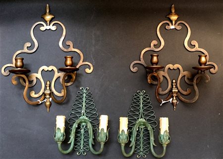 Lotto di due coppie di applique a due luci in metallo (h max cm 39) (difetti)