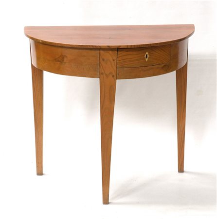 Cosollina a mezza luna ad un cassetto, tre gambe rastremate, secolo XIX (cm 79x