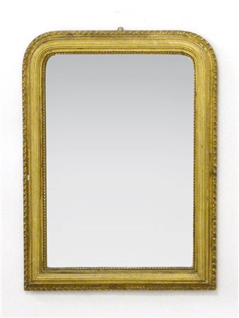 Specchiera con cornice in legno e pastiglia dorata. Sec. XIX (cm 67x87) (difett