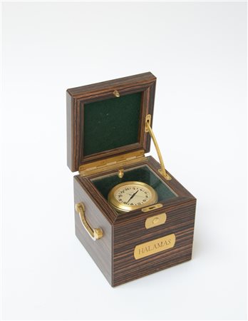 BULOVA ACUTRON
Orologio in metallo con quadrante con numeri arabi , in custodia