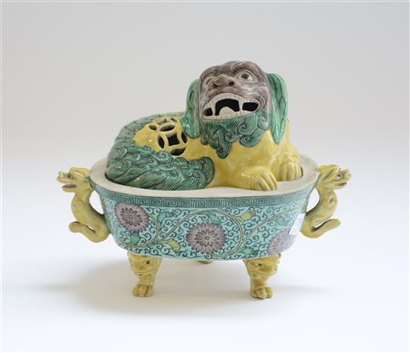 Brucia incenso in porcellana a smalti famiglia verde con coperchio a forma di l