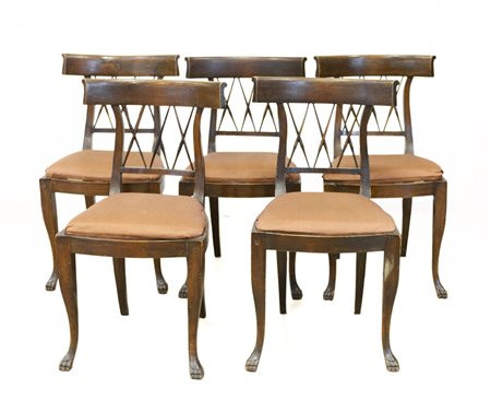 Gruppo di cinque sedie con schienale a giorno decorato da listelli torniti, gam