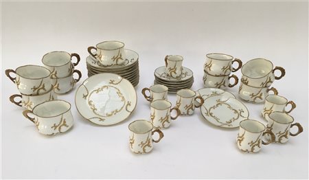 Manifattura di Limoges, parte di servizio da tè e caffè in porcellana decorata