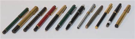 Gruppo di dodici penne stilografiche di marche differenti fra cui Montblanc (di
