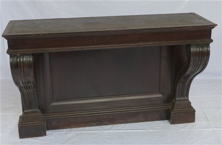 Console con montanti intagliati scanalati e sagomati ad "esse" (cm 138x86x57) (