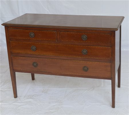 Piccolo comò a quattro cassetti di cui due in linea (cm 107x77x49) (difetti)