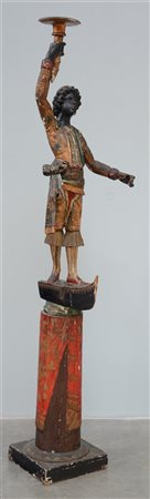 Porta torcia veneziano a forma di moro scolpito a tutto tondo in costumi settec