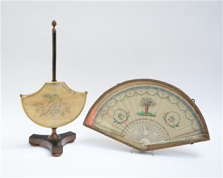 Lotto composto da una ventola ed un ventaglio del secolo XIX con stecche in avo