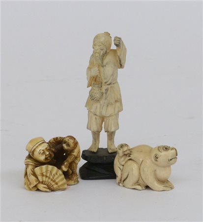 Arte cinese e giapponese
Lotto composto da due netsuke, una statuetta in avorio