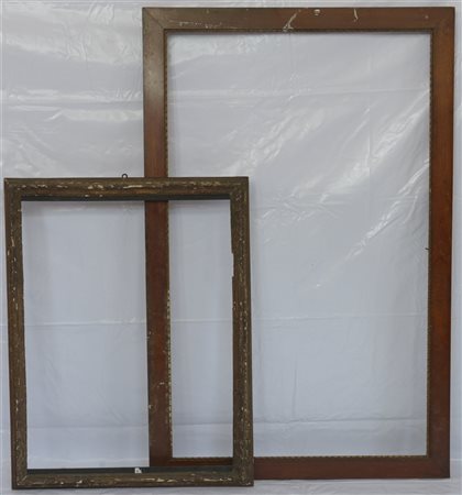 Lotto di due cornici diverse (difetti)