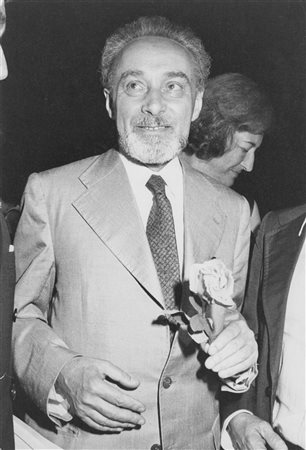 Vezio Sabatini Primo Levi 1970 ca.

Original gelatin silver print.
Photographer'