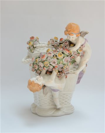 Manifattura cecoslovacca Anphora, vaso in porcellana a forma di canestra biansa