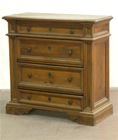 Comoncino a quattro cassetti riquadrati, piedi a mensola (cm 91x88x39) (Difetti