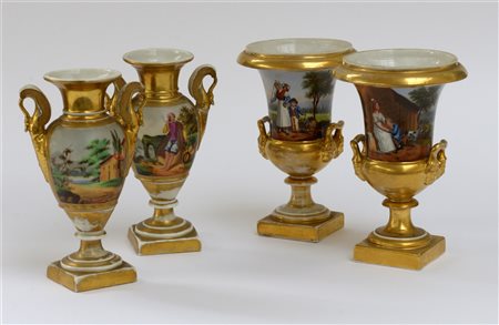 Manifatture francesi, secolo XIX. Due coppie di vasi in porcellana decorati in