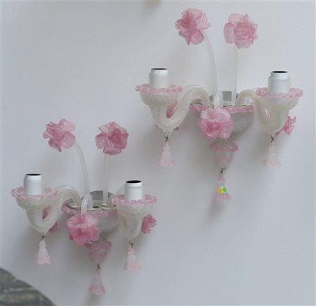 Manifattura di Murano
Lotto composto un piccolo lampadario a sei luci in vetro