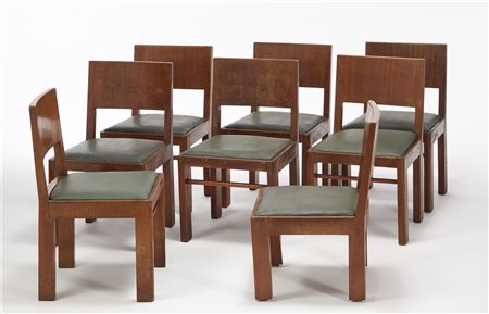 Gruppo di otto sedie razionaliste, lastronate in legno con schienale ricurvo e