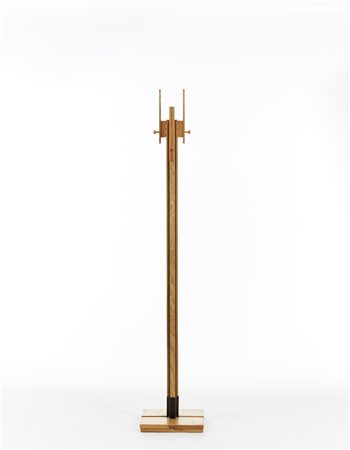 Carlo De Carli Appendiabiti. Produzione Fiarm, Italia, anni '60. Legno di frassi