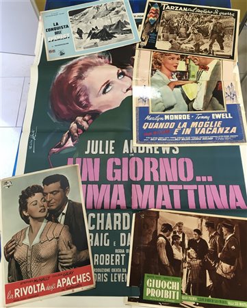 Lotto composto da numerose fotobuste e affiche di diversi film tra i quali: "La