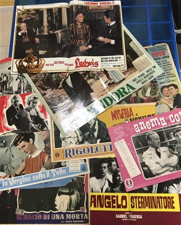 Lotto composto da numerose fotobuste di diversi film tra i quali: "Pandora" con