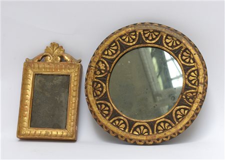 Lotto composto da una specchierina del secolo XIX in legno intagliato e dorato