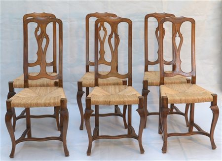 Gruppo di sei sedie con schienale alto con gambe e traverse mosse (difetti)