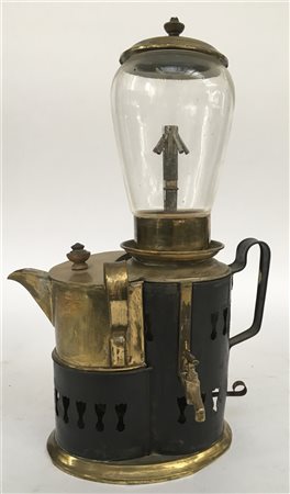 Caffettiera in ottone e metallo (h. cm 39) Secolo XIX (difetti)