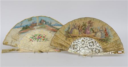 Lotto composto da due ventagli con stecche in madreperla ed avorio, pagine in c