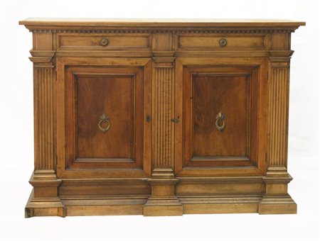 Credenza a due cassetti e due ante, montanti a mezza colonna squadrata e scanal