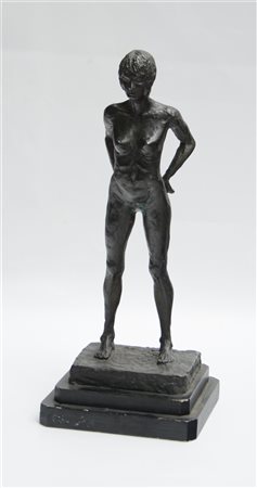 Firma indecifrata, "Nudo femminile", scultura in bronzo su base in legno (H tot