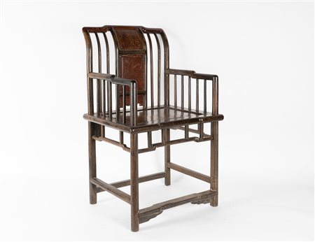 Arte Cinese  A jichimu, huanghuali and rootwood wooden armchair China, Qing dynasty, 18th century .