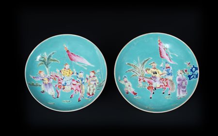 Arte Cinese  A pair of Chinese turquoise ground pottery dishes bearing Jiaqing six character seal mark at the base .