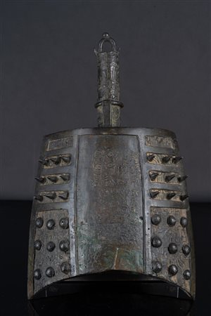 Arte Cinese  A bronze bell China, Ming dynasty .