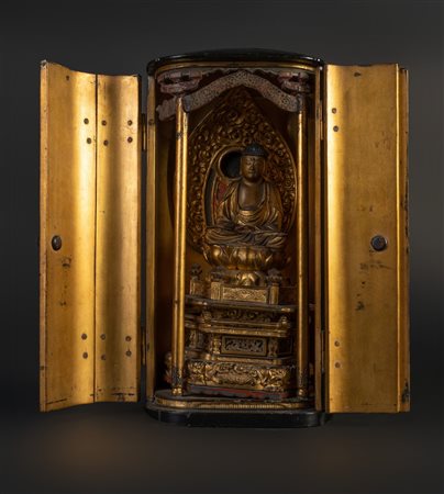 ARTE GIAPPONESE  A gilt lacquered wooden altar figure of Amitabha Japan, 19th century .