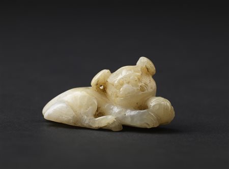 Arte Cinese  A jade pho dog China, 19th century .