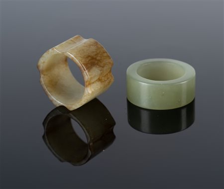 Arte Cinese  Two jade archer ringsChina.