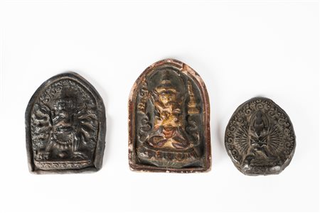 Arte Himalayana  A collection of three tza tza Nepal or Tibet, 19th century .