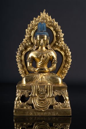 Arte Cinese  A gilt bronze figure of Amitayus China, Qianlong period, 18th century .
