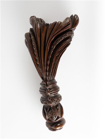 Arte Islamica  A wooden shelf carved in the shape of a turban jewel (sarpesh)Anglo-India, first half 19th century .