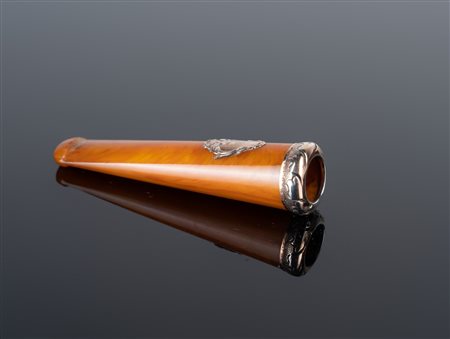 Arte Islamica  An Ottoman amber mouth piece with silver empty blazon Turkey, 19th century .