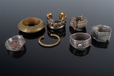 Arte Islamica  A collection of seven bangles Turkey, 19th-20th century .