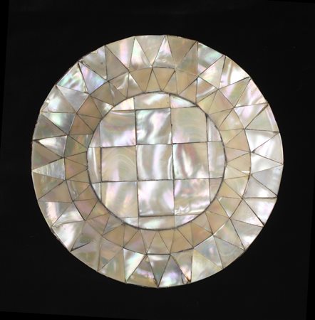 Arte Islamica  An Ottoman dish caoted with mother-of-pearl tilesTurkey, 18th - 19th century .